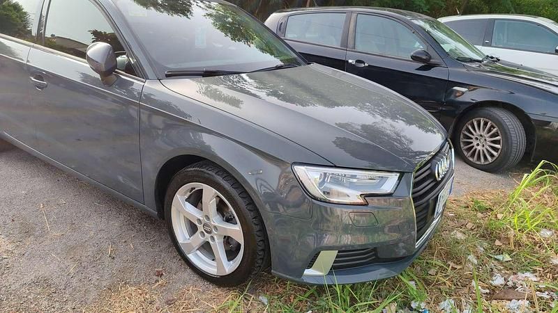 Usata Audi A3 Ambiente 116 CV (85 kW) 2018 Grigio Berlina