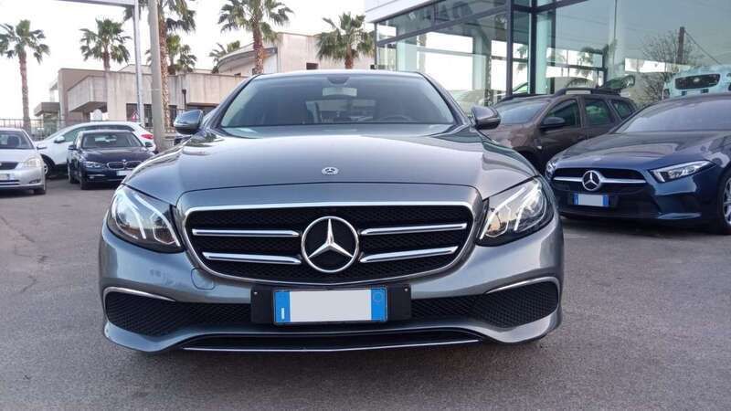 Usata Mercedes E300 194 CV (142 kW) 2019 Grigio Berlina