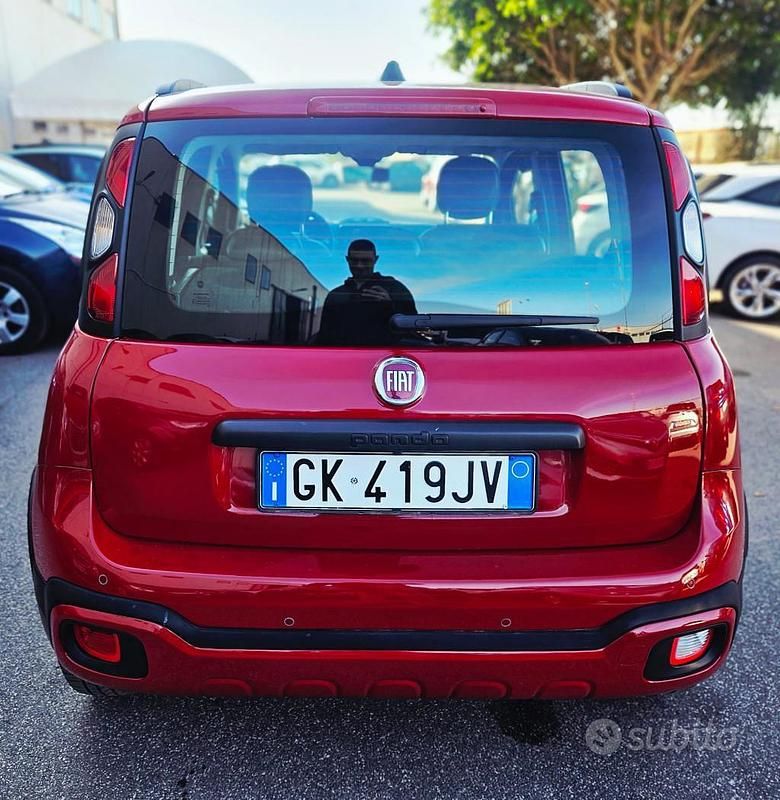 Usata Fiat Panda Cross Cross 69 CV (50 kW) 2022 Rosso Utilitaria
