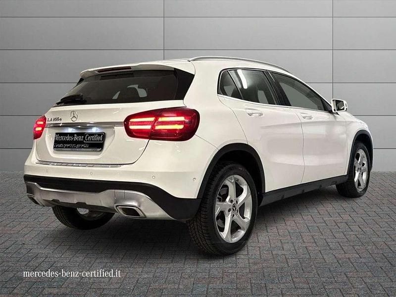 Usata Mercedes GLA200 136 CV (100 kW) 2017 Bianco SUV