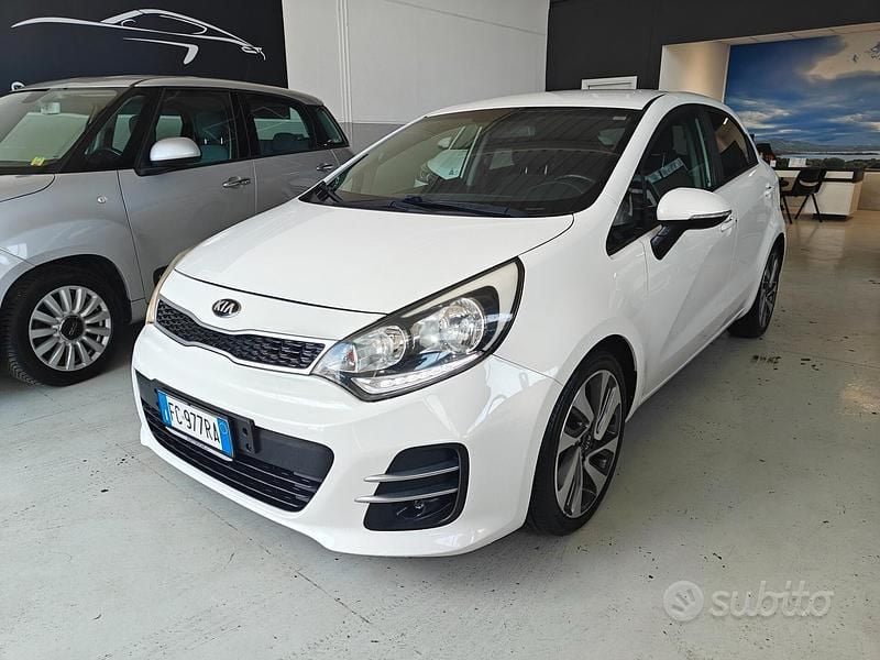 Usata Kia Rio Plus 89 CV (65 kW) 2016 Bianco Berlina