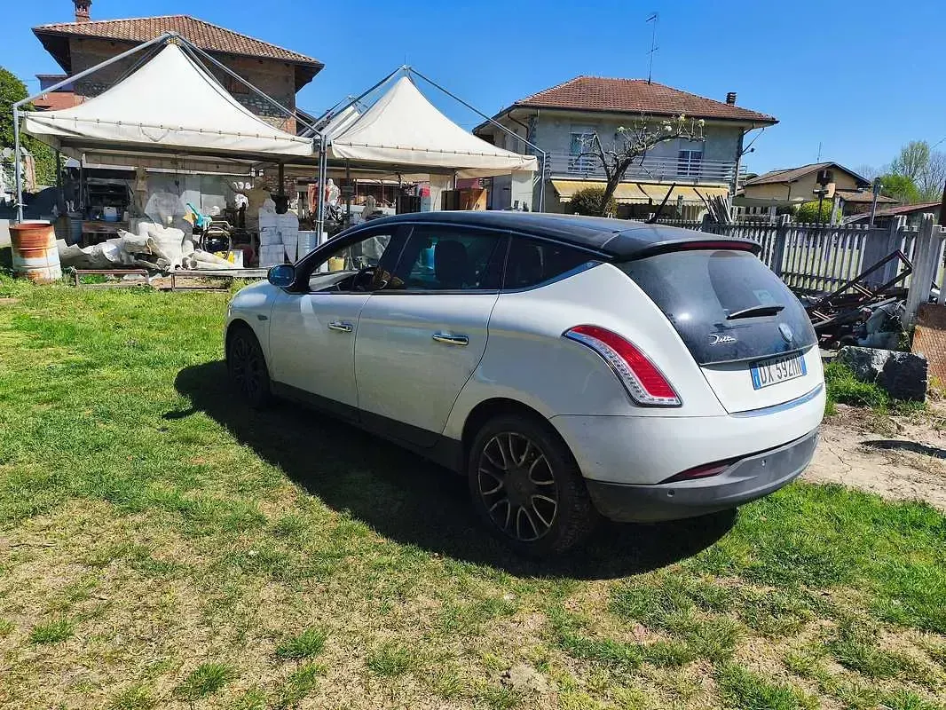 Usata Lancia Delta 120 CV (88 kW) 2009 Bianco Utilitaria