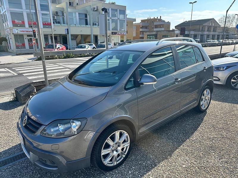 Usata VW Golf Plus Cross 140 CV (102 kW) 2007 Grigio Monovolume