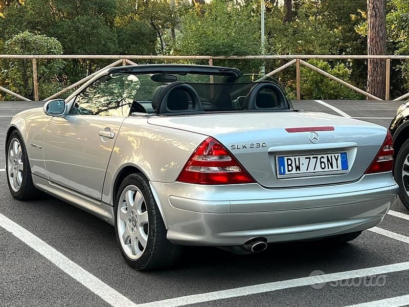 Usata Mercedes SLK230 193 CV (141 kW) 2002 Grigio Cabrio