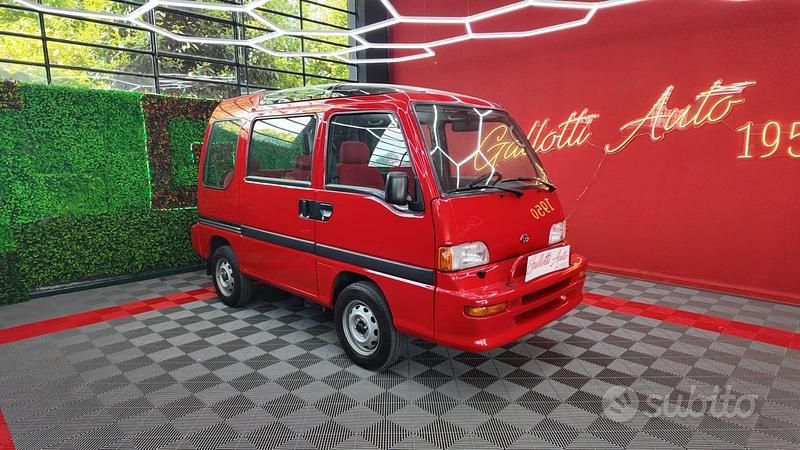 Usata Subaru Libero 54 CV (39 kW) 1997 Rosso Monovolume