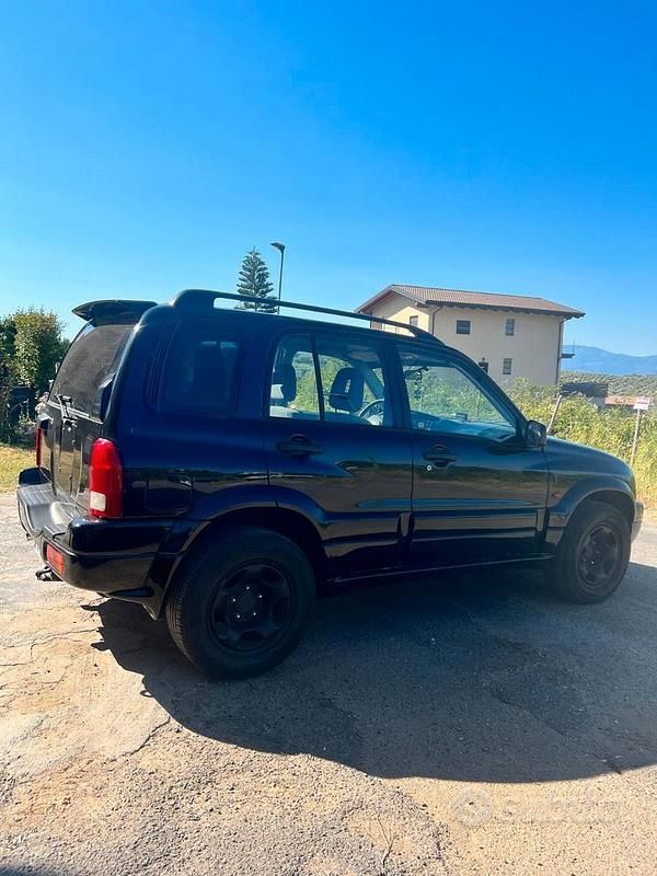 Usata Suzuki Grand Vitara 109 CV (80 kW) 2001 Nero SUV
