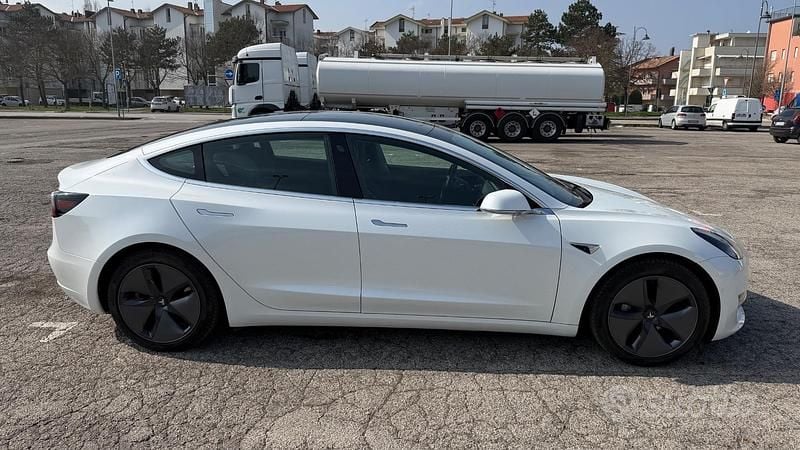 Usata Tesla Model 3 Long Range AWD 366 kW (498 CV) 2020 Bianco Berlina