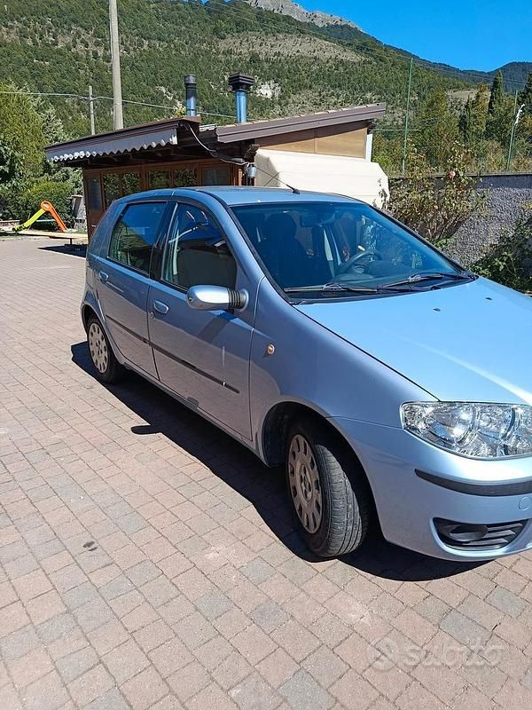 Usata Fiat Punto 60 CV (44 kW) 2007 Blu Berlina