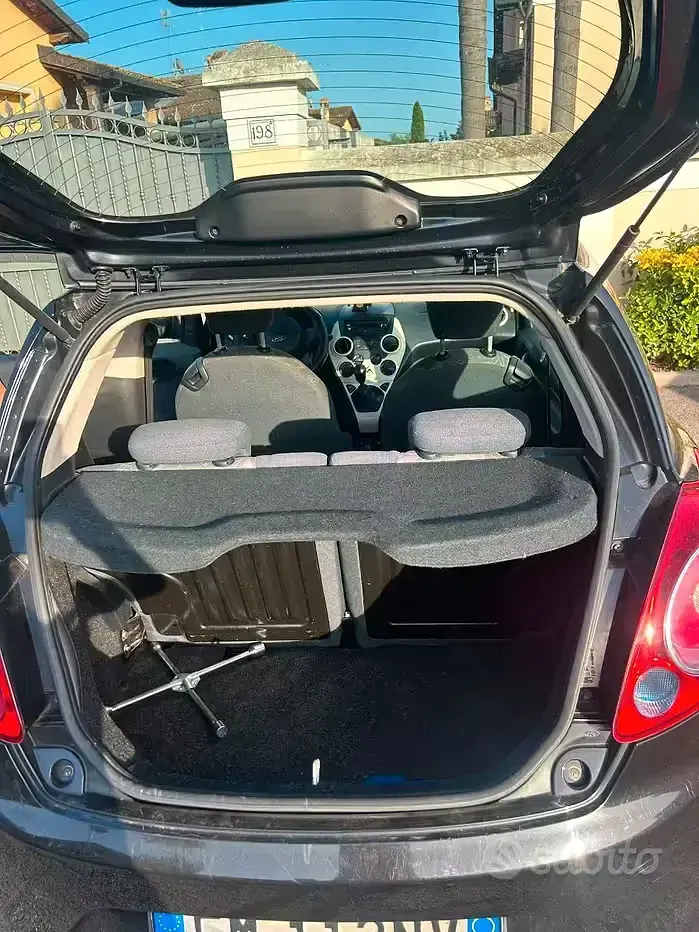 Usata Ford Ka 69 CV (50 kW) 2012 Nero Utilitaria