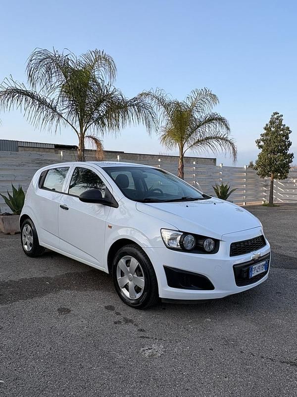 Usata Chevrolet Aveo 84 CV (61 kW) 2013 Bianco Berlina