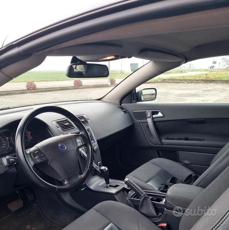 Usata Volvo C70 Summum 182 CV (133 kW) 2007 Nero Cabrio