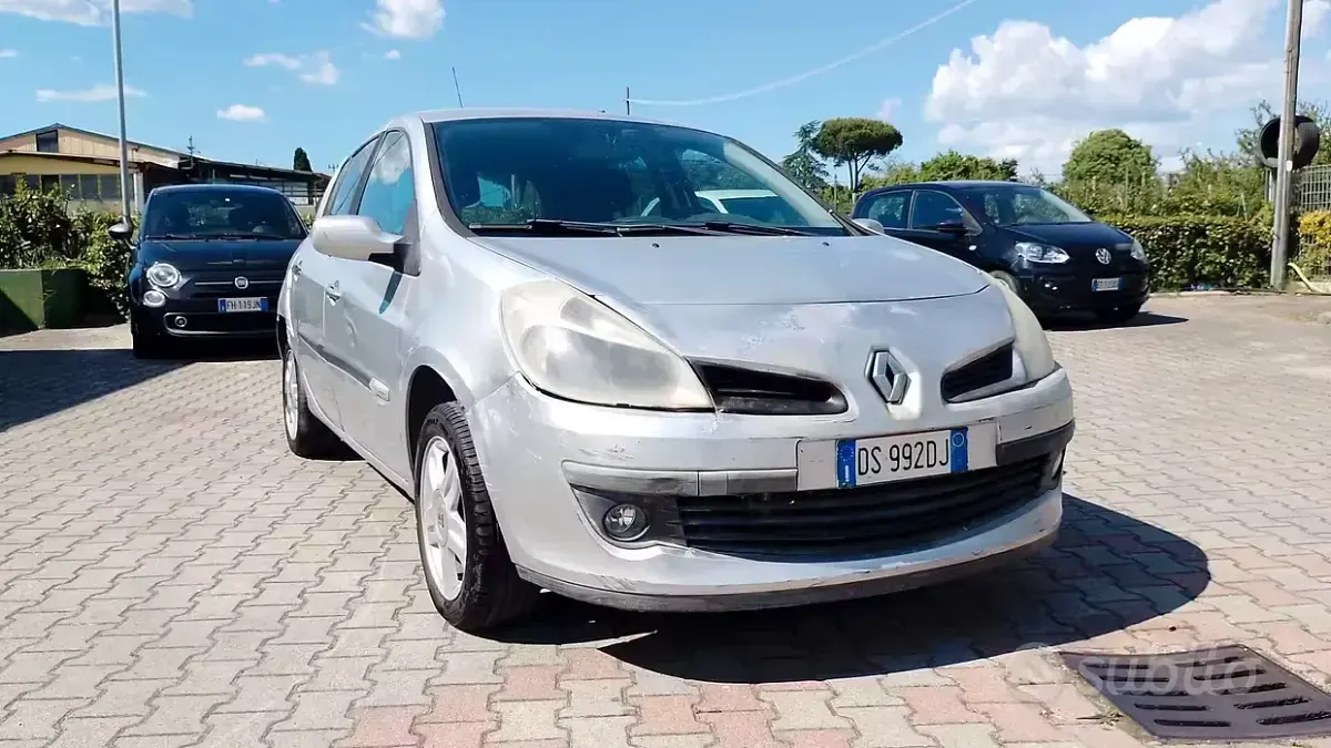 Usata Renault Clio II Rip Curl 75 CV (55 kW) 2009 Grigio Berlina
