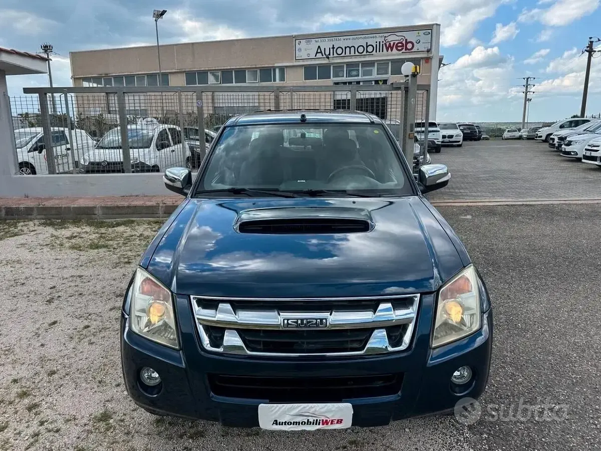 Usata Isuzu D-Max 163 CV (119 kW) 2011 Blu Pick-up