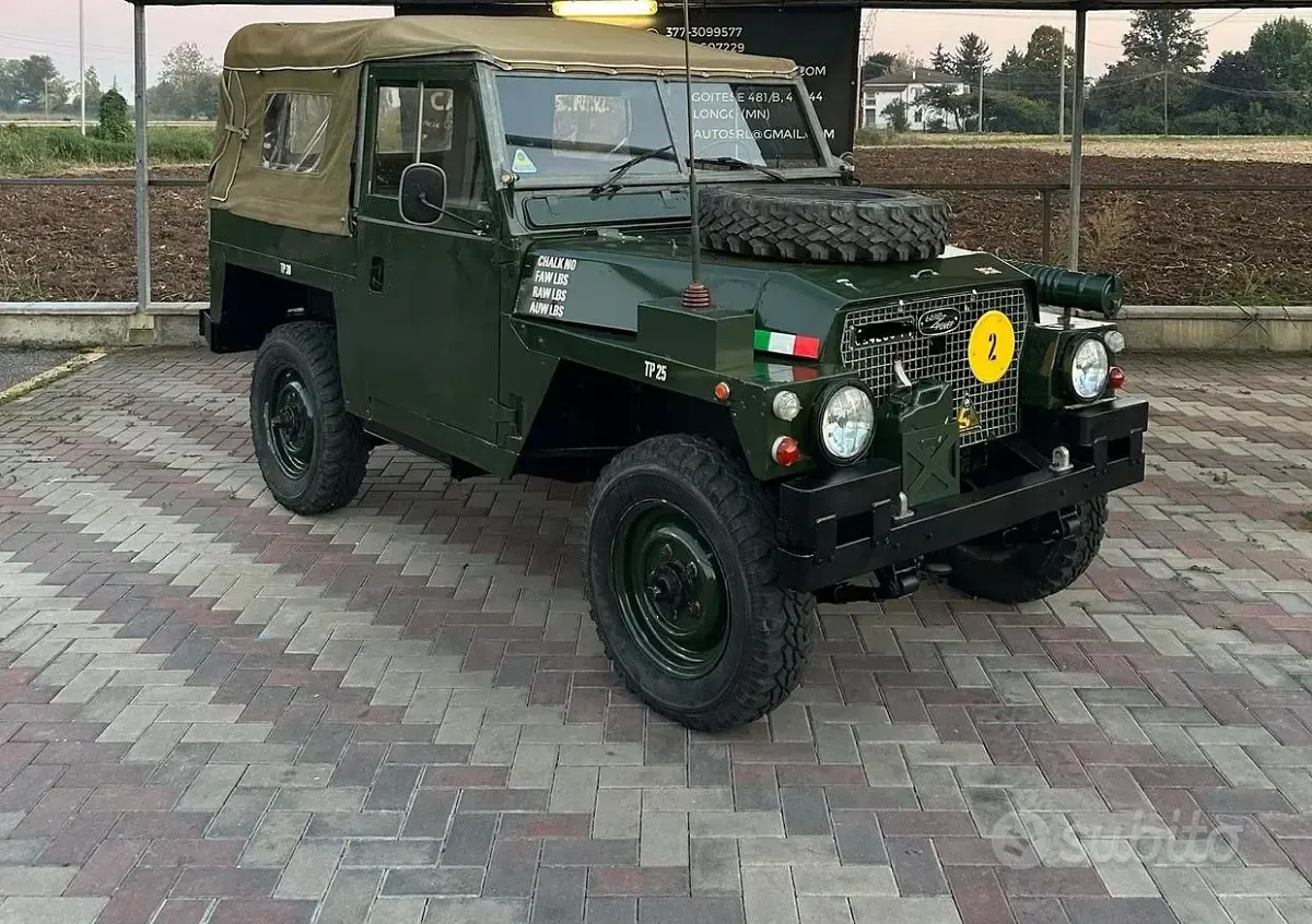 Usata Land Rover Defender 68 CV (50 kW) 1983 SUV