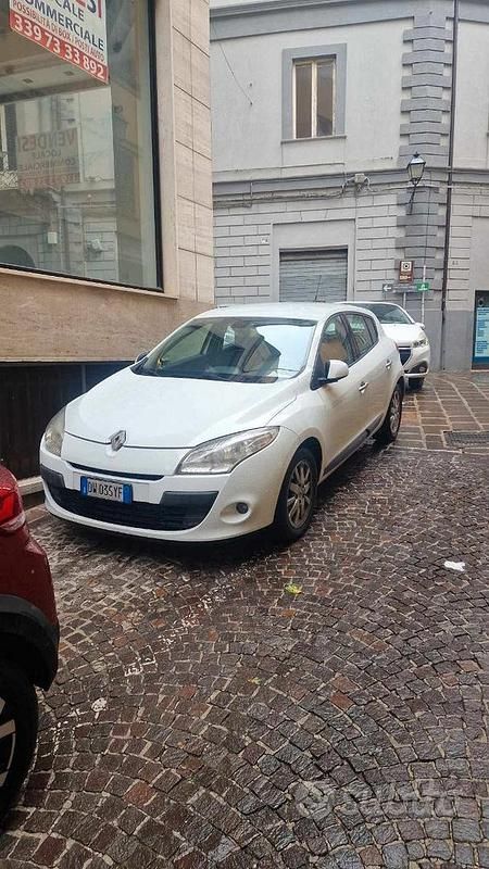 Usata Renault Mégane III 110 CV (80 kW) 2009 Bianco Utilitaria