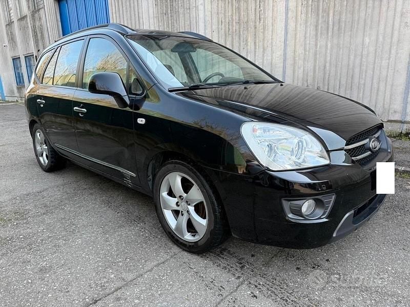 Usata Kia Carens EX 140 CV (102 kW) 2008 Nero Monovolume