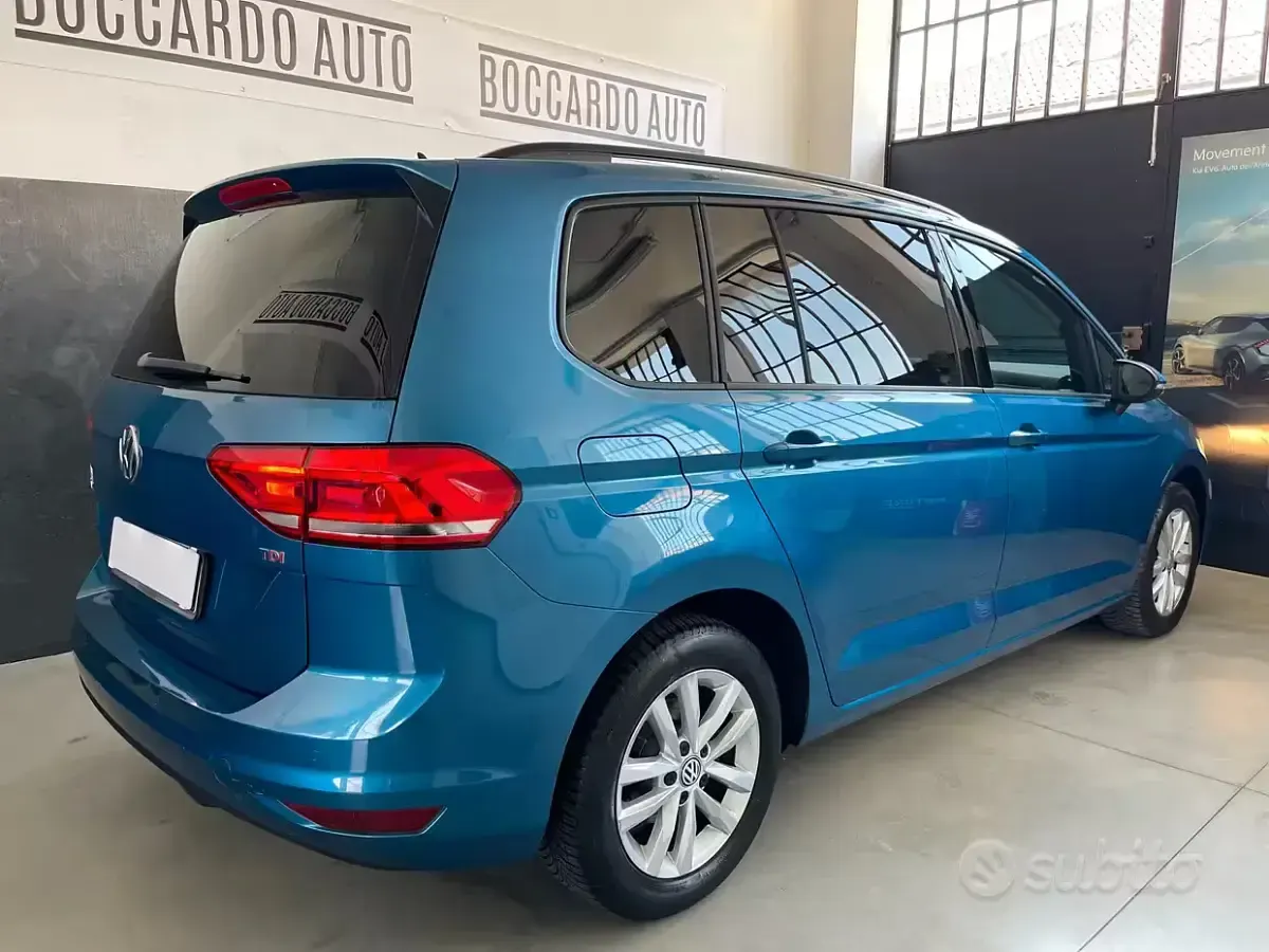 Usata VW Touran Highline 116 CV (85 kW) 2016 Blu Monovolume