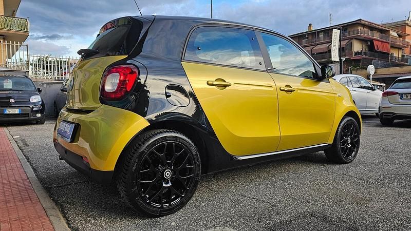 Usata Smart ForFour Passion 90 CV (66 kW) 2019 Oro Utilitaria