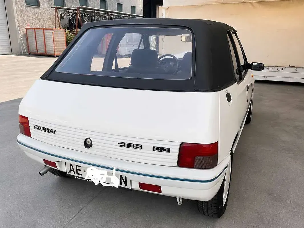 Usata Peugeot 205 60 CV (44 kW) 1995 Utilitaria