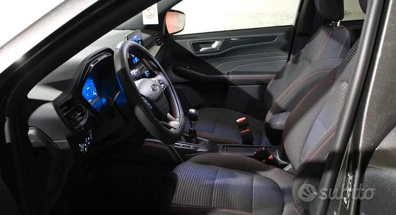 Usata Ford Kuga 150 CV (110 kW) 2023 Grigio SUV