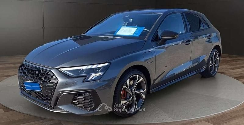 Usata Audi A3 S-Line 150 CV (110 kW) 2022 Grigio Berlina