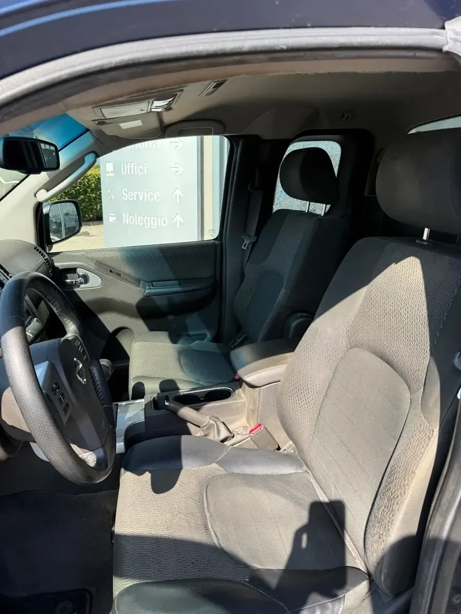 Usata Nissan Navara 190 CV (139 kW) 2013 Blu Pick-up