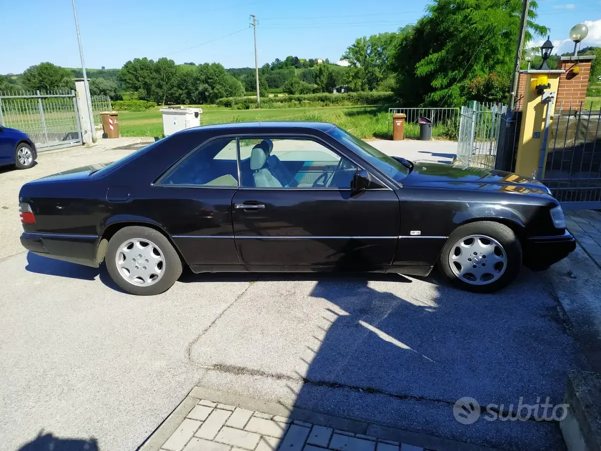 Usata Mercedes 300 1991 Nero Coupé