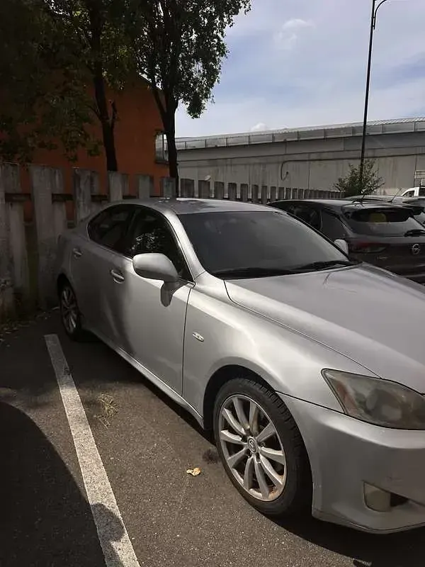 Usata Lexus IS220d Luxury Line 177 CV (130 kW) 2007 Berlina