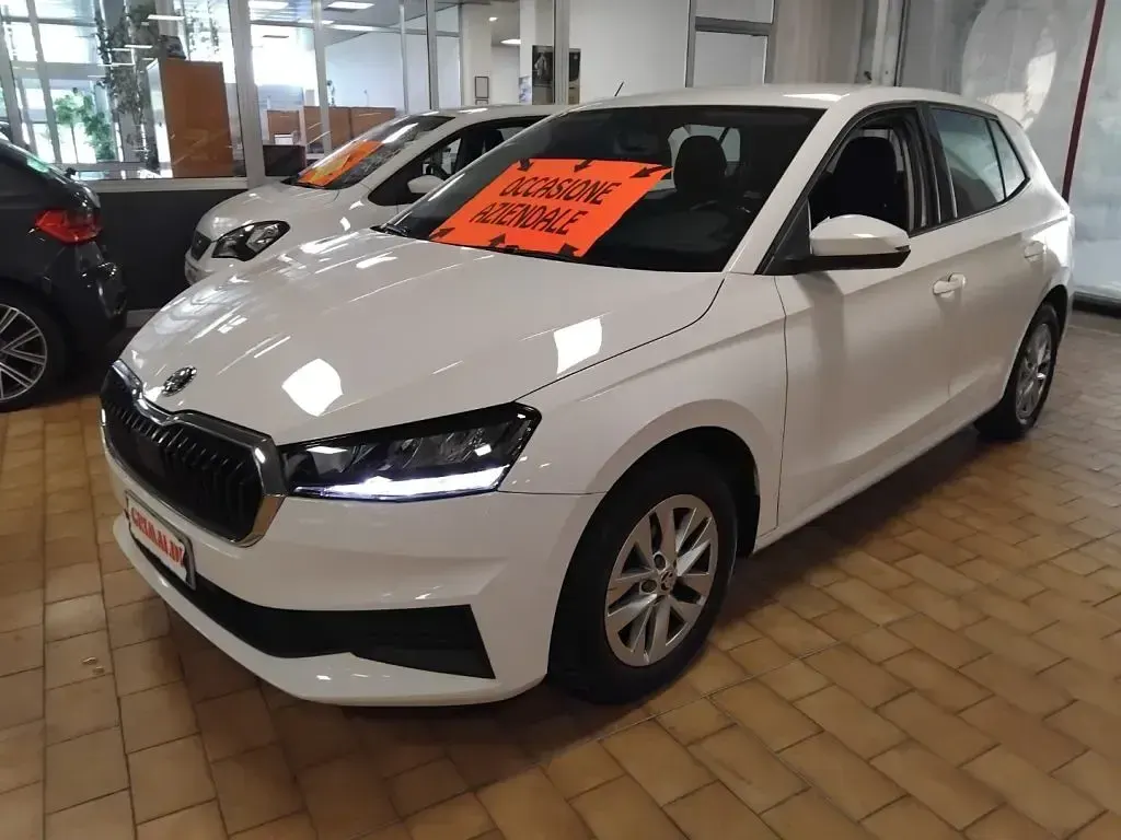 Usata Skoda Fabia Ambition 80 CV (58 kW) 2021 Bianco magnolia / pastello Utilitaria