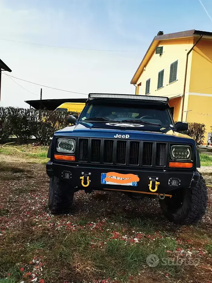 Second-hand Jeep Cherokee 116 CP (85 kW) 2001 Albastru SUV