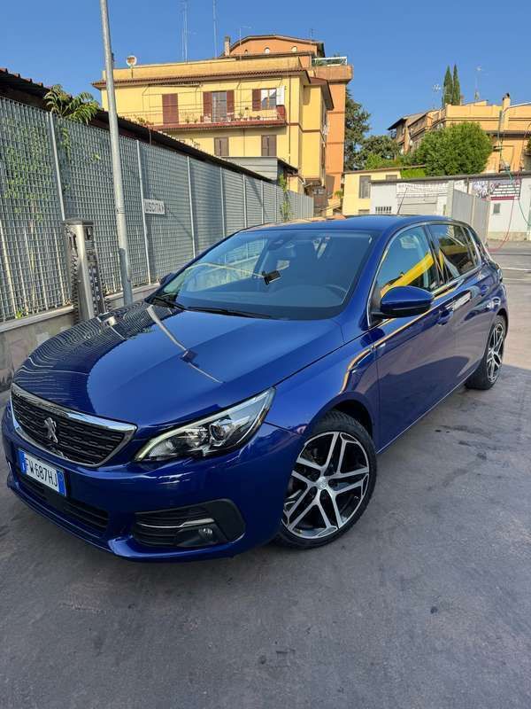 Usata 2019 Peugeot 308 Allure Tre volumi | 13.500 € (Buon prezzo) - Immagine 1/4