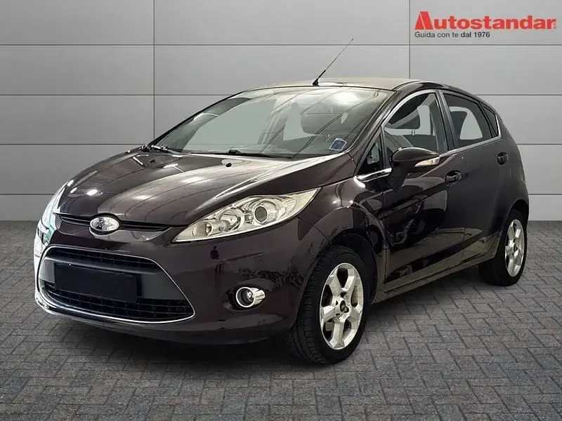 Usata Ford Fiesta Titanium 82 CV (60 kW) 2010 Utilitaria