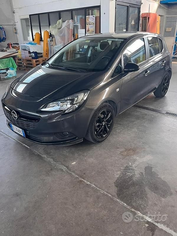 Grigio Usata 2016 Opel Corsa Tre volumi | 7000 € (Buon prezzo) - Immagine 1/4