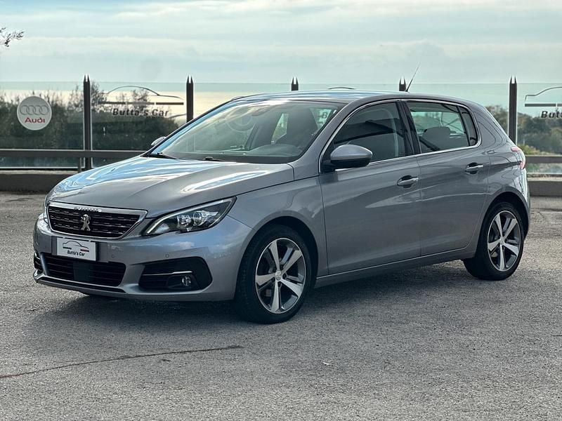 Argento Usata 2018 Peugeot 308 Allure Tre volumi | 11.990 € (Buon prezzo) - Immagine 1/4
