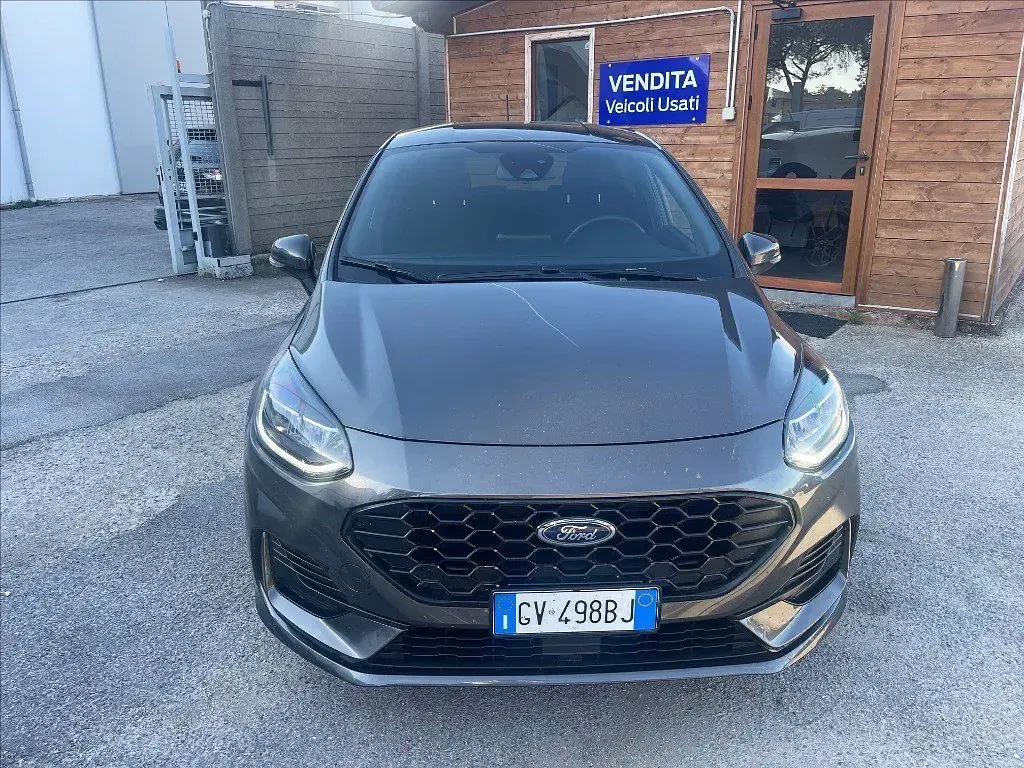 Usata Ford Fiesta ST-Line 125 CV (91 kW) 2024 Grigio metallizzato Berlina