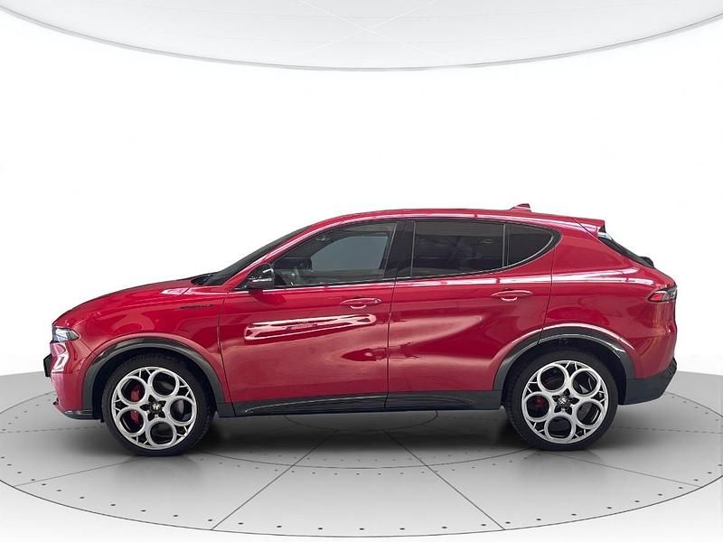 Second-hand Alfa Romeo Tonale Edizione Speciale 131 CP (96 kW) 2022 Roșu SUV