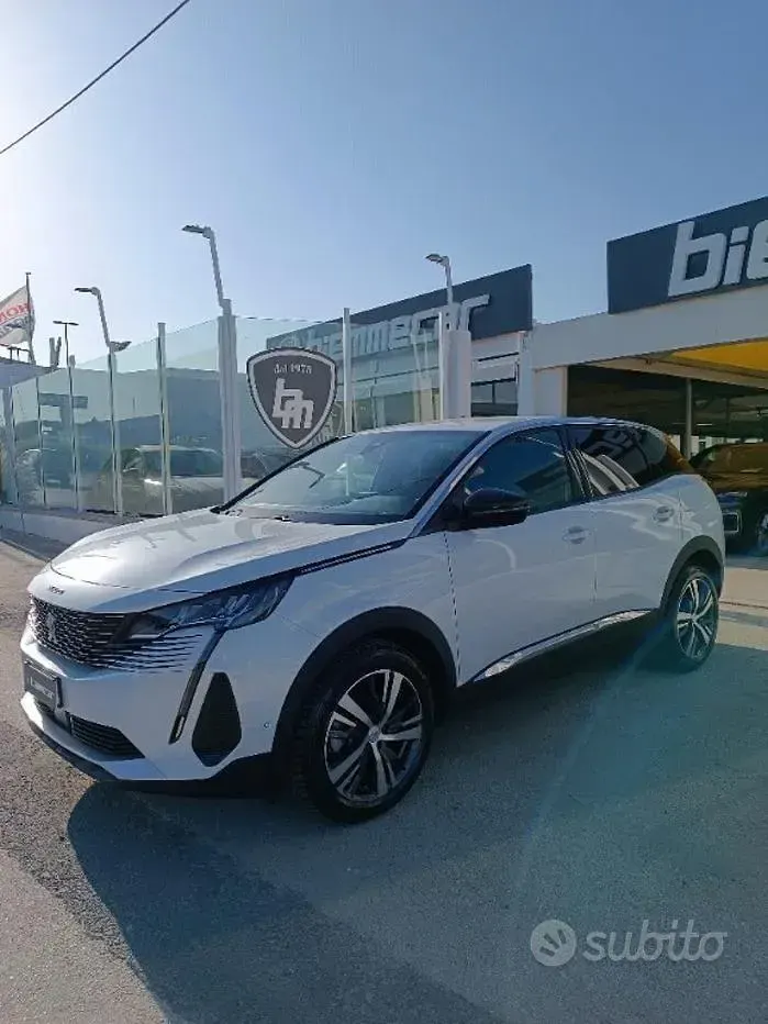 Usata Peugeot 3008 Allure 131 CV (96 kW) 2023 Bianco SUV