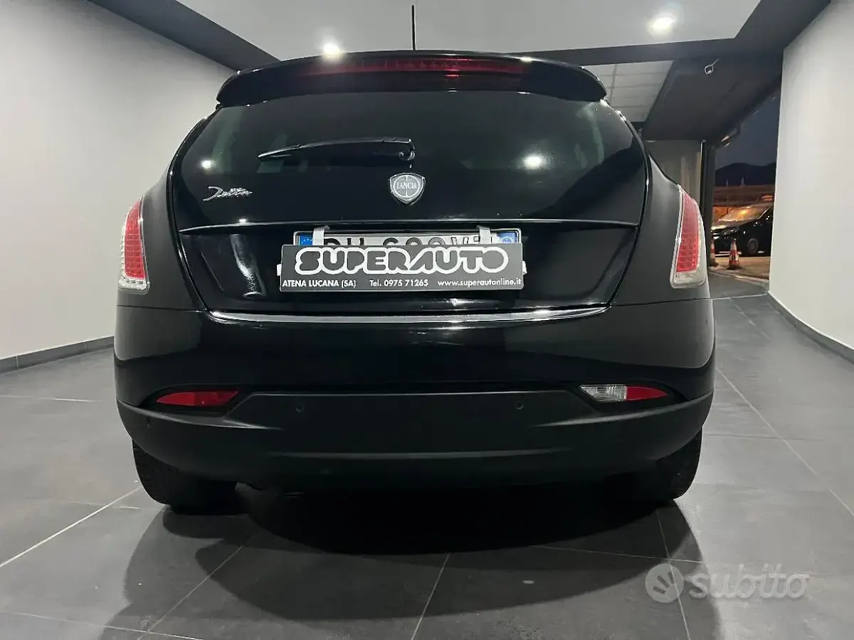 Usata Lancia Delta 165 CV (121 kW) 2010 Nero Utilitaria