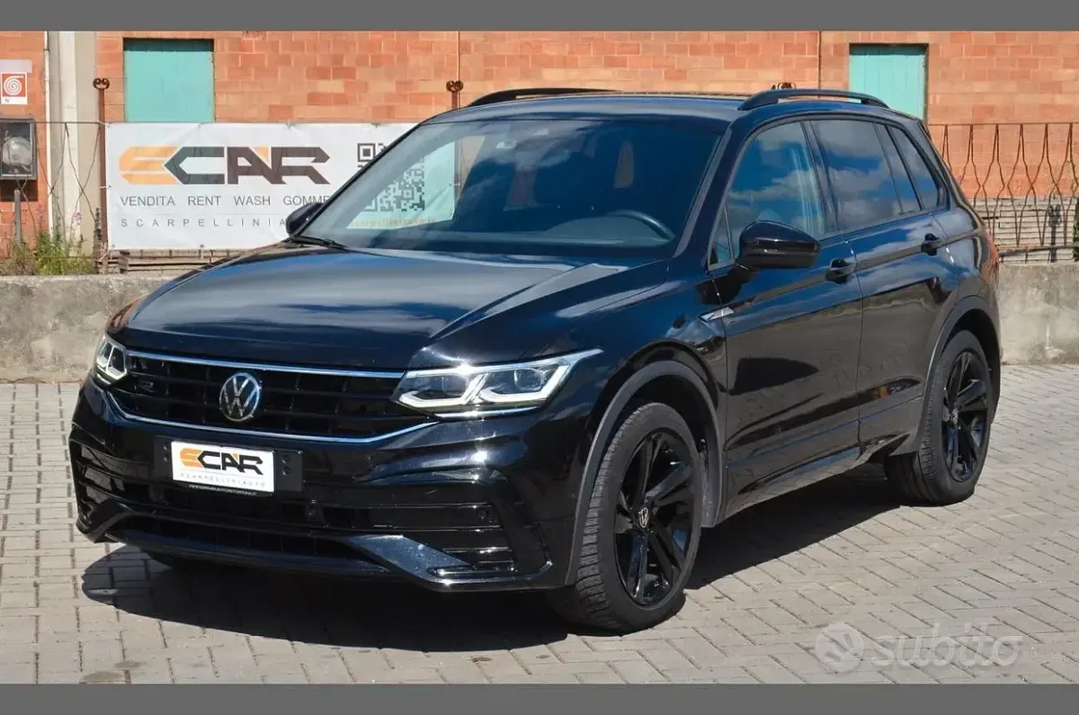 Usata VW Tiguan R-line 150 CV (110 kW) 2024 Nero SUV