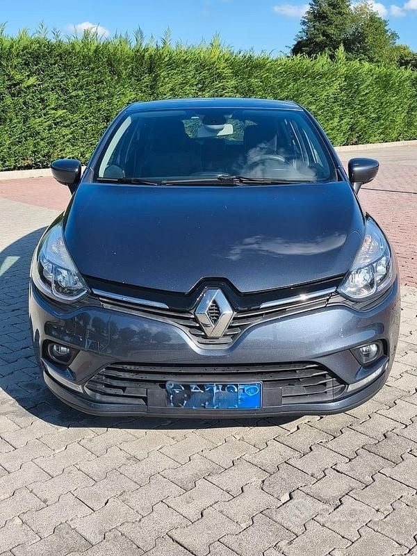 Usata Renault Clio IV Zen 90 CV (66 kW) 2017 Grigio Berlina