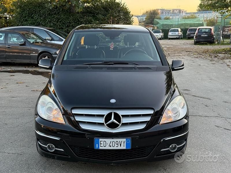 Nero Usata 2012 Mercedes B180 Premium Monovolume | 3800 € (Super prezzo) - Immagine 1/4