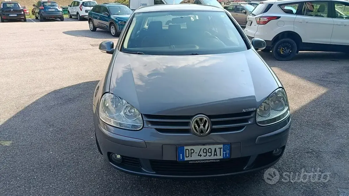 Usata VW Golf VI Comfortline 102 CV (75 kW) 2008 Grigio Utilitaria