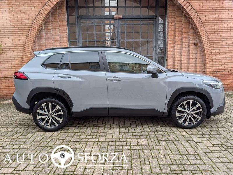 Usata Toyota Corolla Cross Trend 98 CV (72 kW) 2025 Grigio SUV