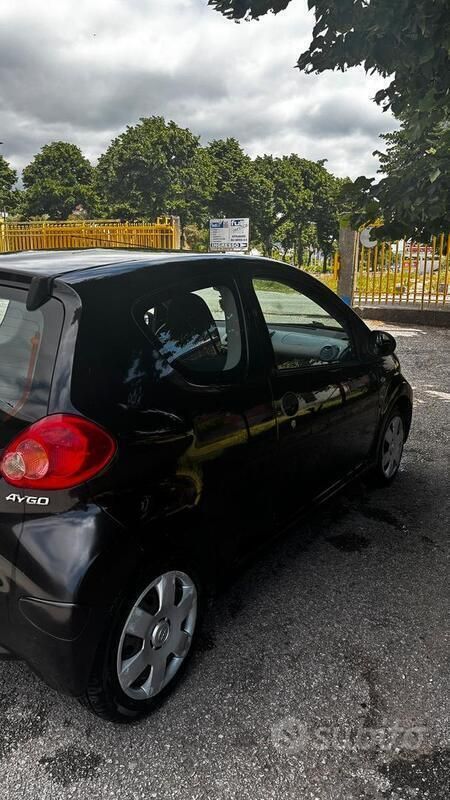 Usata Toyota Aygo 129 CV (94 kW) 2007 Nero Utilitaria