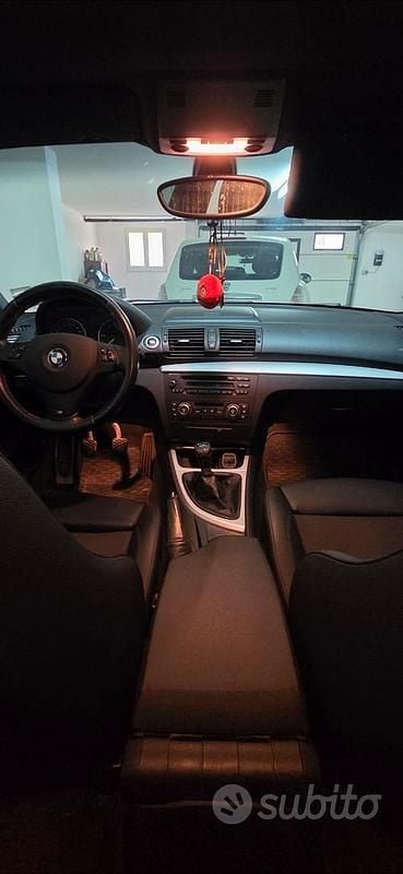 Usata BMW 118 M Sport 143 CV (105 kW) 2009 Bianco Utilitaria