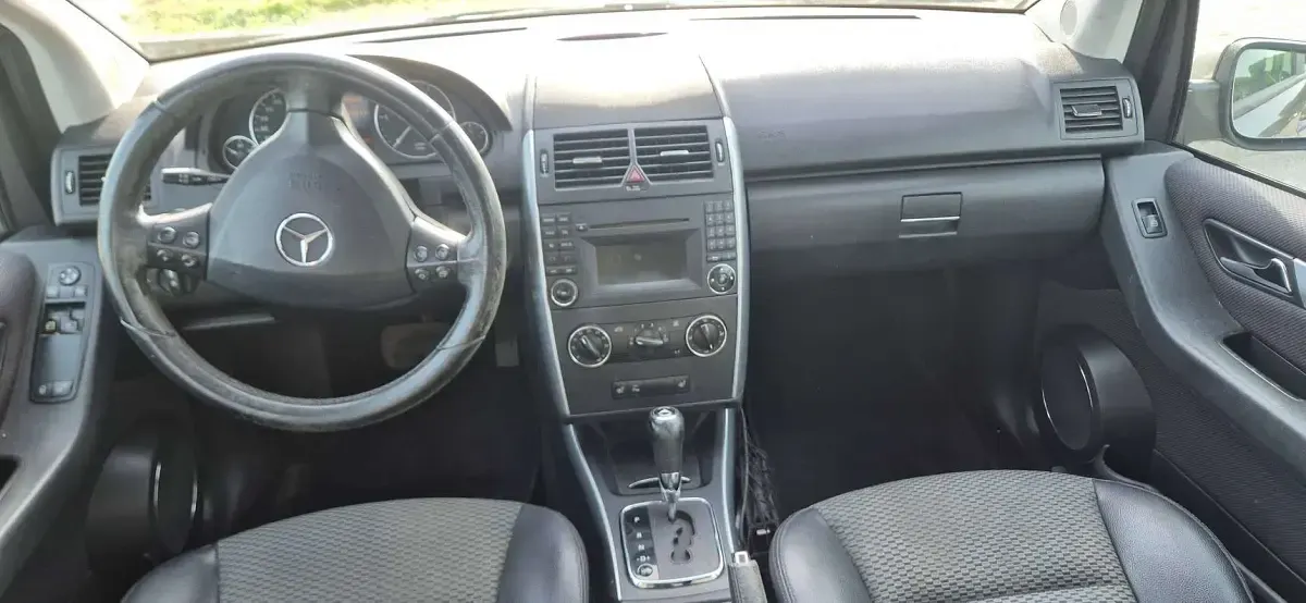 Usata Mercedes A180 Avantgarde 109 CV (80 kW) 2010 Grigio Monovolume