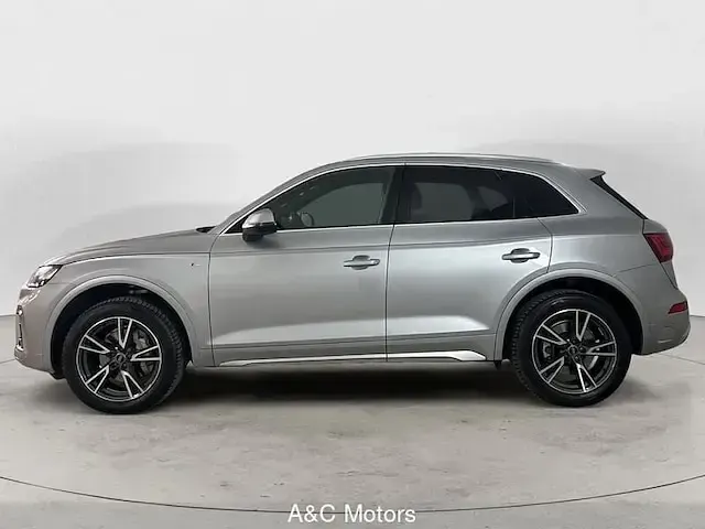 Used Audi Q5 Ambiente 204 HP (150 kW) 2024 Silver SUV