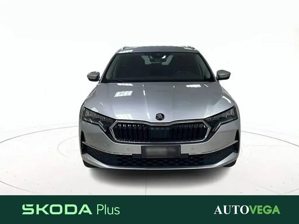 Usata Skoda Octavia Selection 150 CV (110 kW) 2024 Grigio / pastello Station wagon