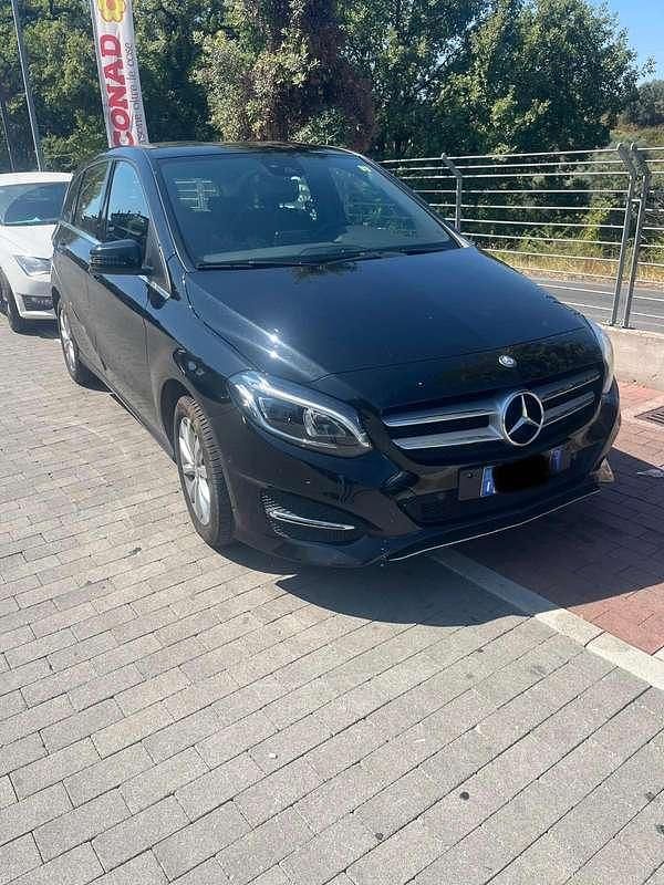 Usata Mercedes B180 Premium 109 CV (80 kW) 2015 Nero Monovolume
