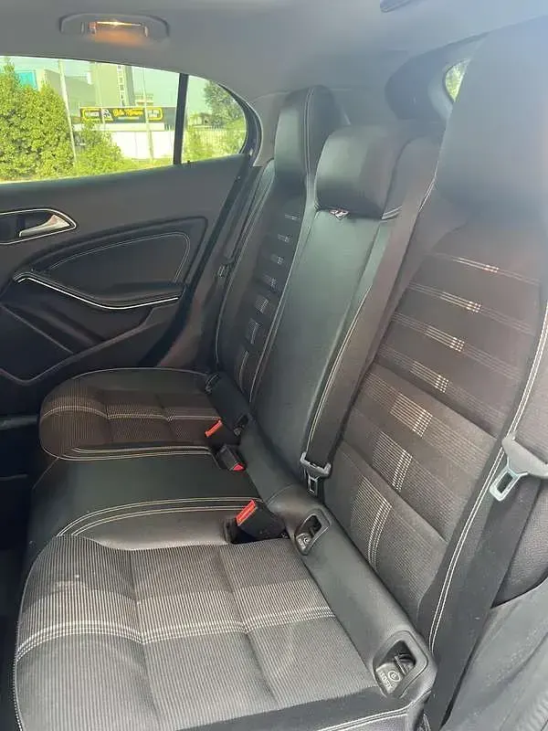 Usata Mercedes GLA200 150 CV (110 kW) 2020 SUV